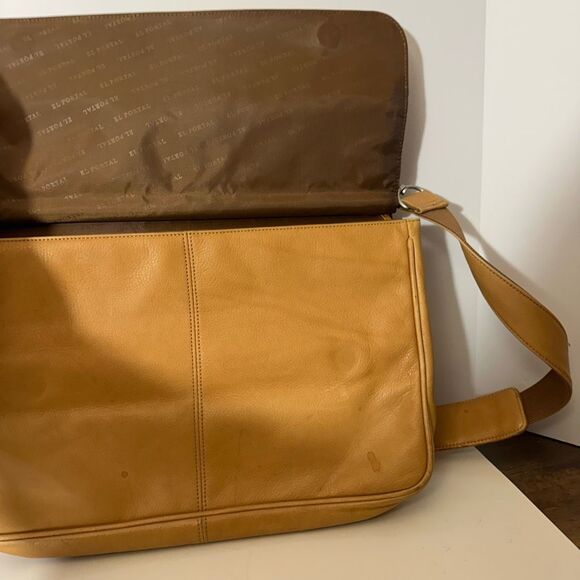 El Portal Tan Leather Bag/Lap Top Holder - Picture 10 of 13